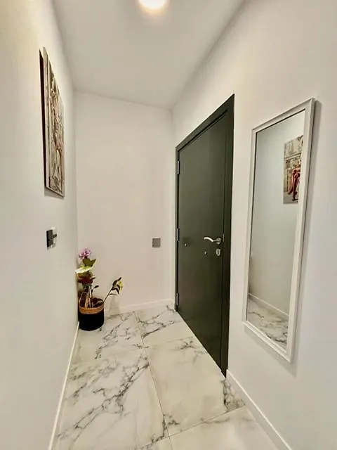 Vila Lova- Luxury Apartments 로쿠타스드마르