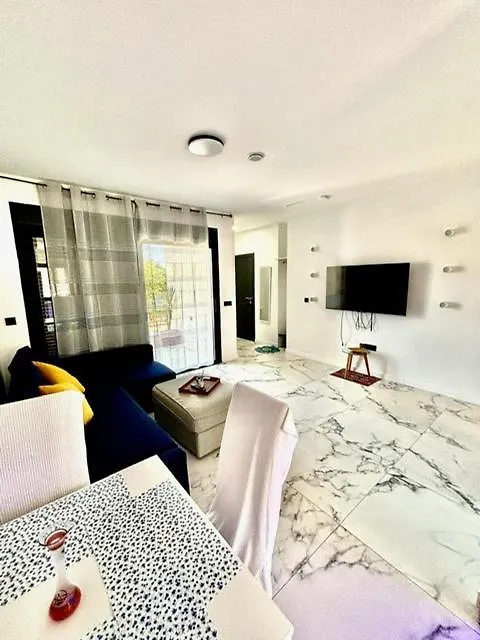 Vila Lova- Luxury Apartments 로쿠타스드마르 스페인