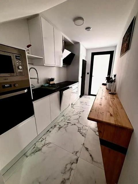 Vila Lova- Luxury Apartments 로쿠타스드마르